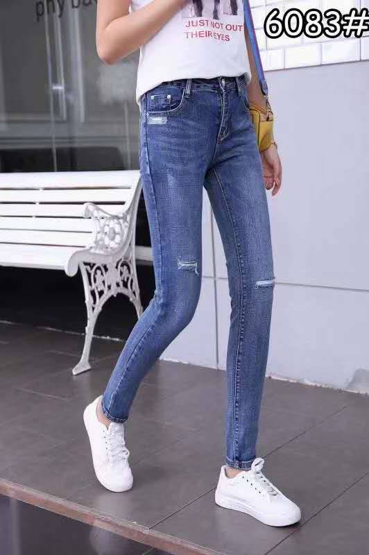 批發(fā)衣服一手貨源遼寧沈陽(yáng)哪里有便宜工廠(chǎng)尾貨牛仔褲貨源批發(fā)10元左右韓版牛仔褲特價(jià)批發(fā)圖片大全