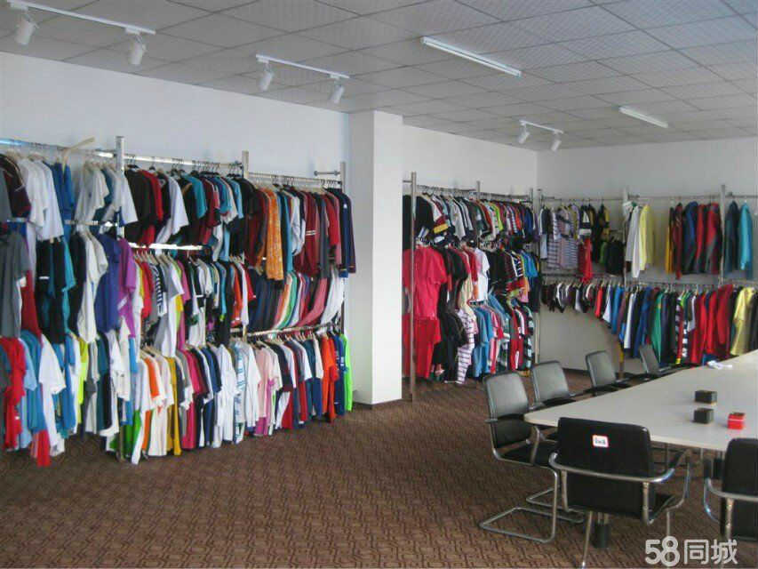 江西渝贛服飾鞋帽批發(fā) 鏈接?xùn)|西部的時(shí)尚商貿(mào)樞紐